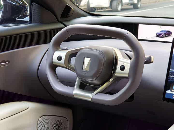 Фото 14 - Avatr 12