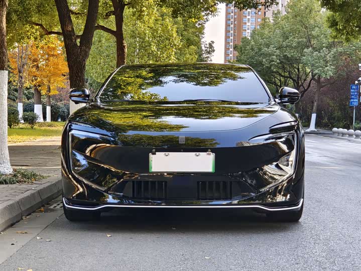 Фото 2 - Avatr 12