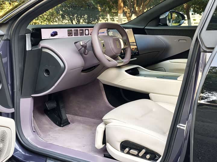 Фото 4 - Avatr 12