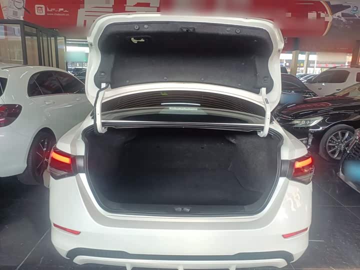 Фото 19 - Nissan Sylphy