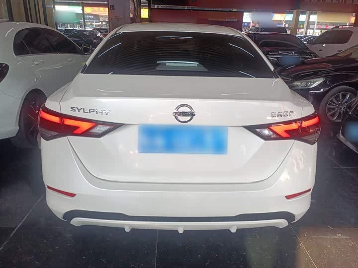 Фото 6 - Nissan Sylphy