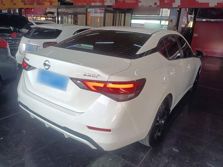 Фото 7 - Nissan Sylphy