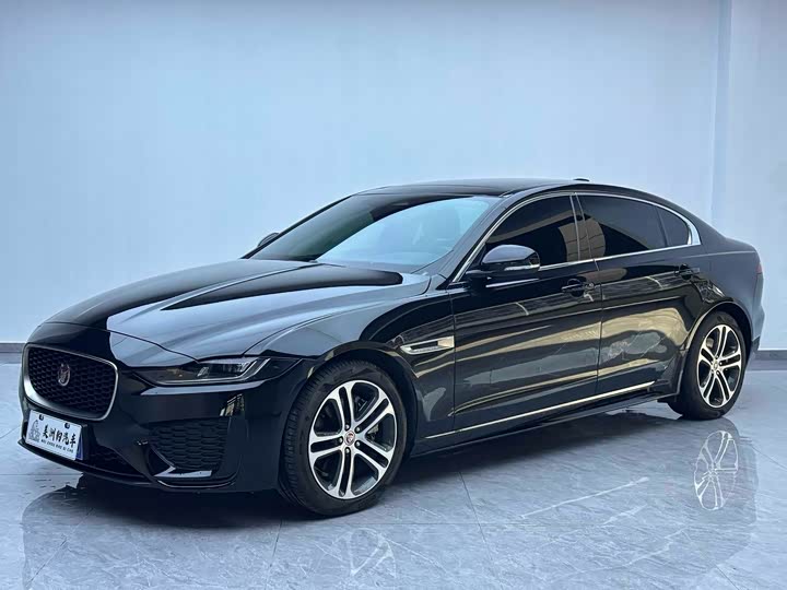 Фото 1 - Jaguar XE L