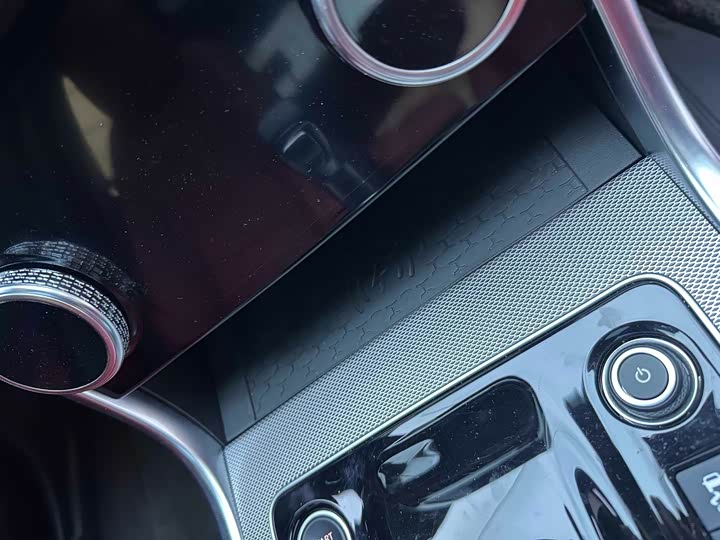 Фото 15 - Jaguar XE L