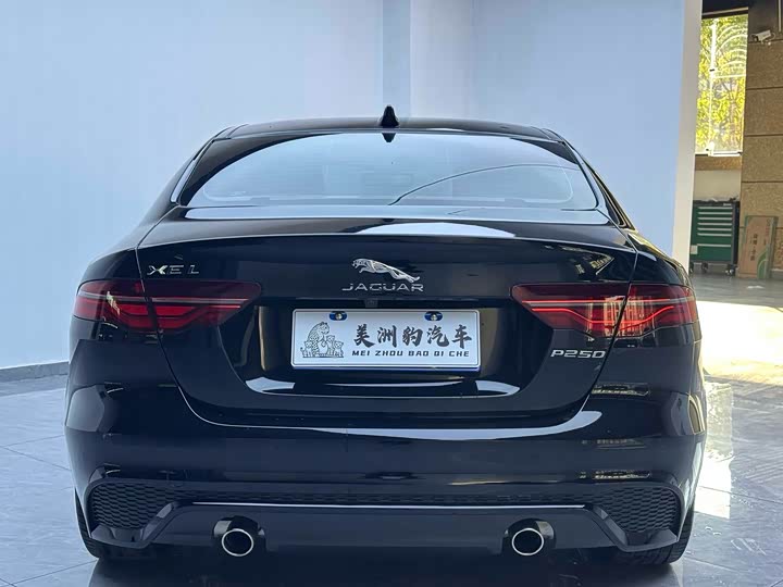 Фото 6 - Jaguar XE L
