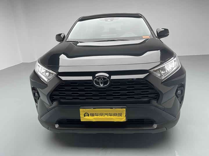 Фото 2 - Toyota RAV4