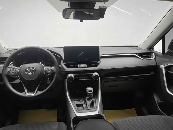 Фото 7 - Toyota RAV4