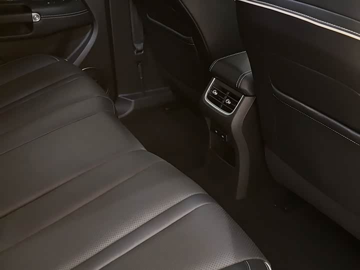 Фото 10 - Tank 300