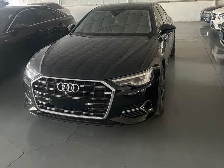 Фото 1 - Audi A6L