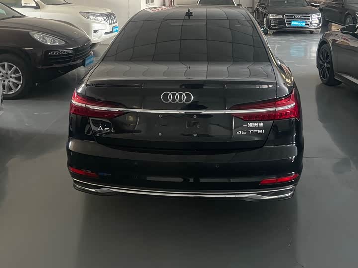 Фото 10 - Audi A6L