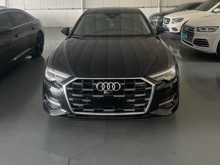 Фото 2 - Audi A6L