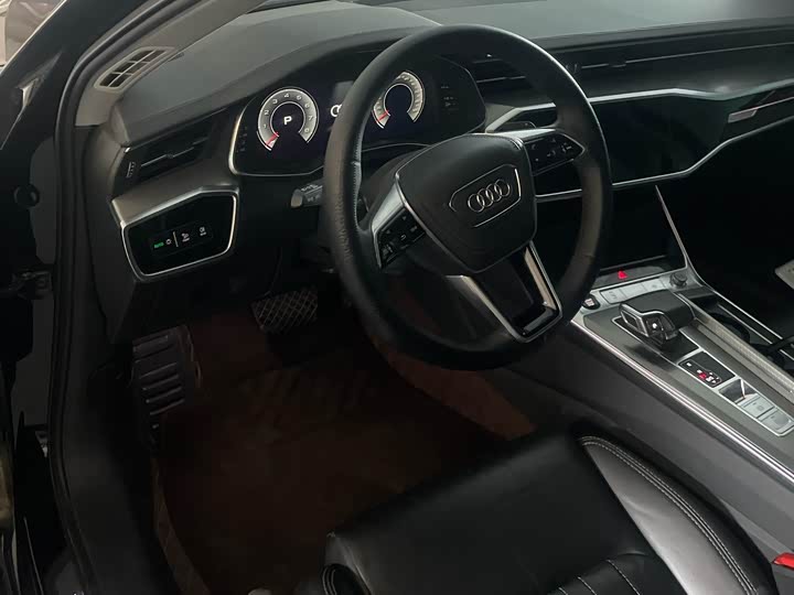 Фото 5 - Audi A6L