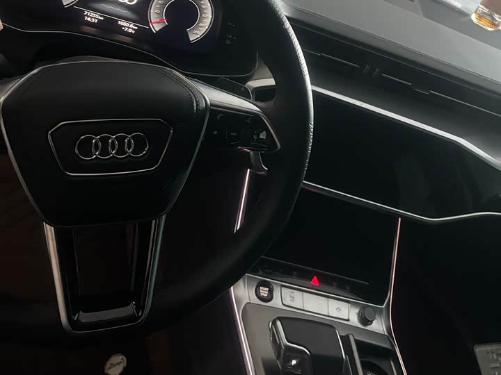 Фото 8 - Audi A6L