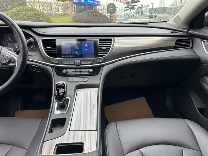 Фото 17 - Buick LaCrosse