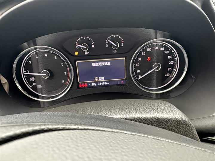 Фото 4 - Buick LaCrosse