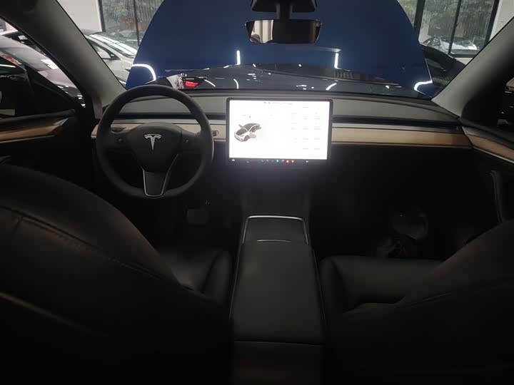 Фото 10 - Tesla Model Y