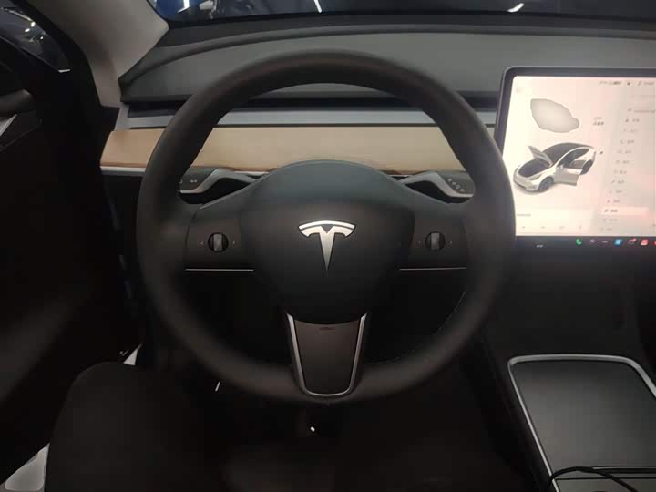 Фото 11 - Tesla Model Y