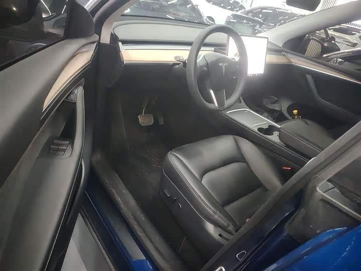 Фото 16 - Tesla Model Y