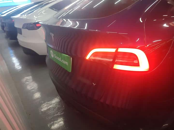 Фото 6 - Tesla Model Y