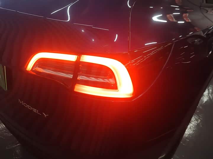 Фото 8 - Tesla Model Y