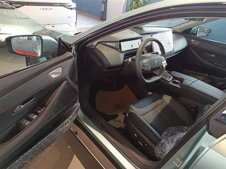 Фото 13 - Changan Deepal SL03