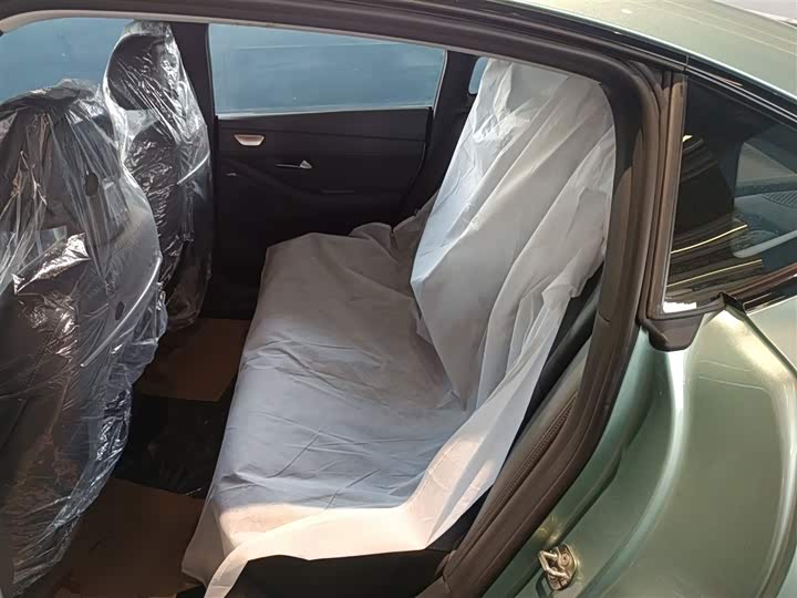 Фото 14 - Changan Deepal SL03