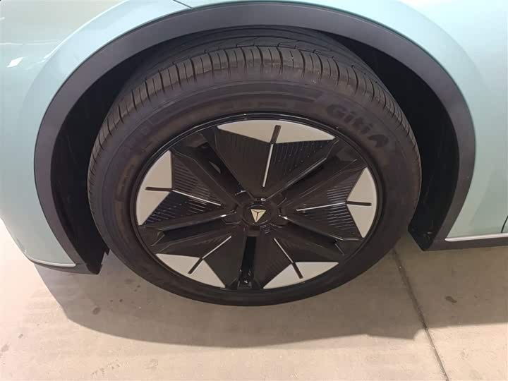 Фото 25 - Changan Deepal SL03