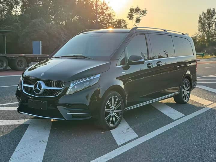 Фото 1 - Mercedes-Benz V-Class