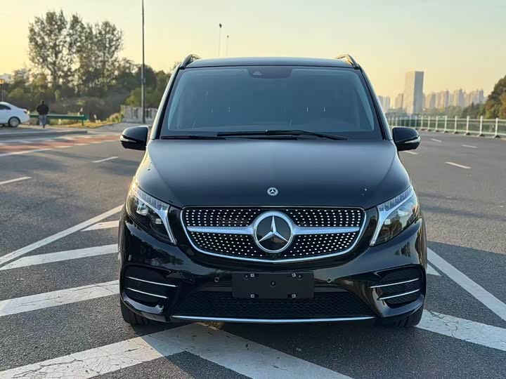 Фото 3 - Mercedes-Benz V-Class