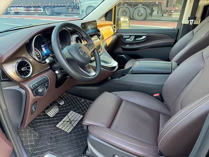 Фото 4 - Mercedes-Benz V-Class