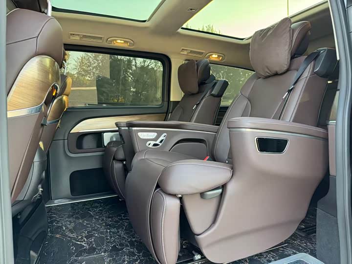 Фото 5 - Mercedes-Benz V-Class