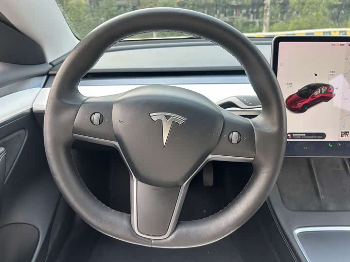 Фото 16 - Tesla Model 3