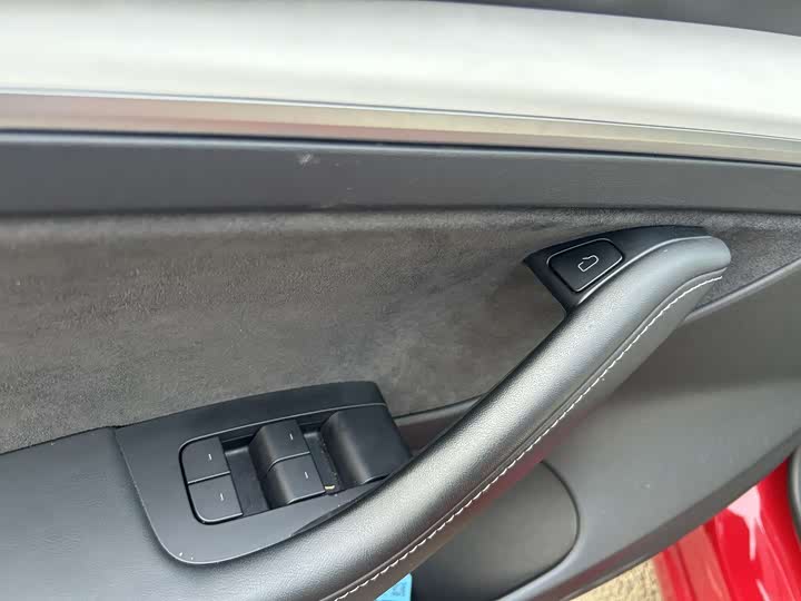 Фото 19 - Tesla Model 3