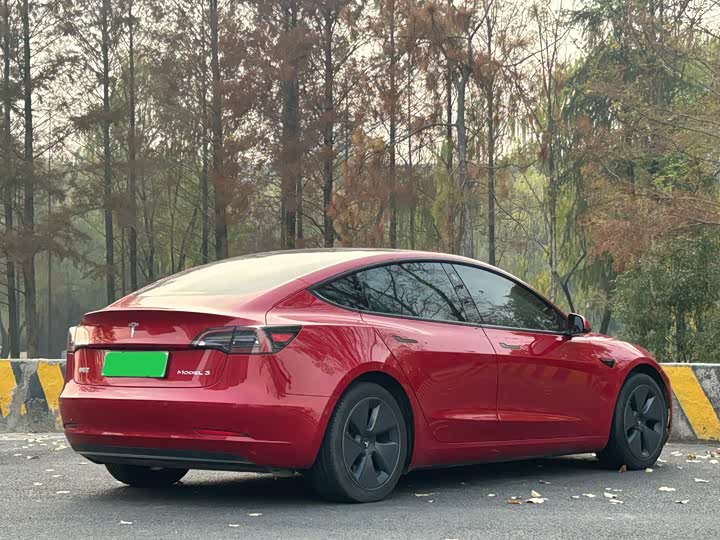 Фото 7 - Tesla Model 3