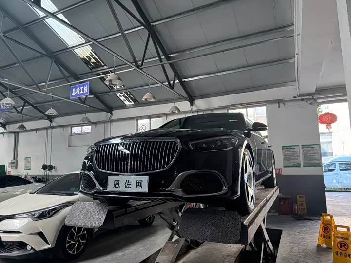 Фото 1 - Mercedes-Benz Maybach S-Class