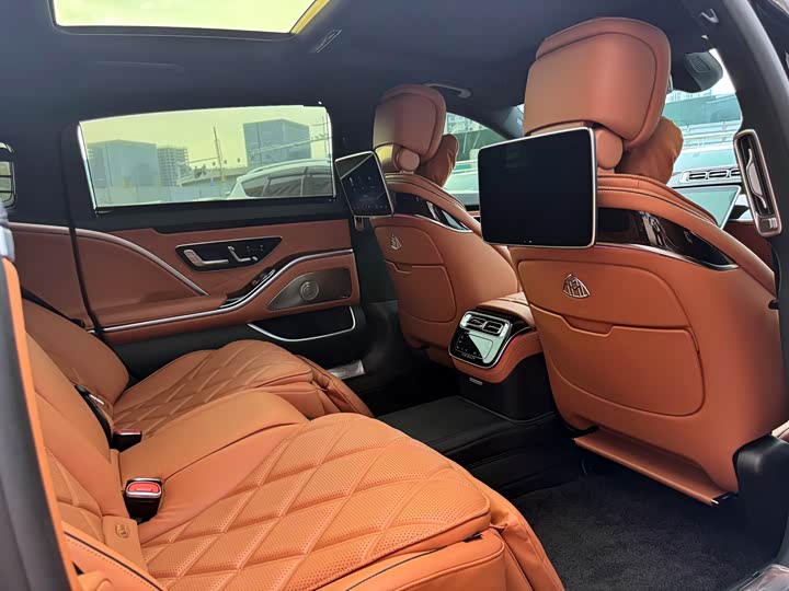 Фото 9 - Mercedes-Benz Maybach S-Class