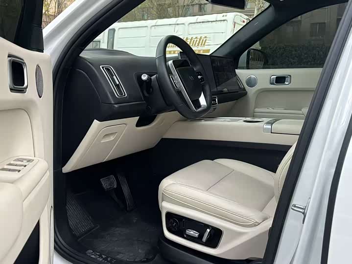 Photo 4 - LiXiang L7