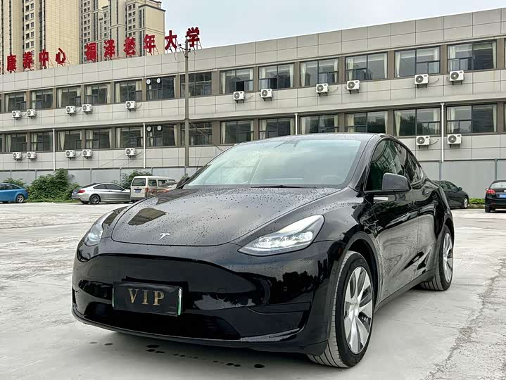 Фото 1 - Tesla Model Y