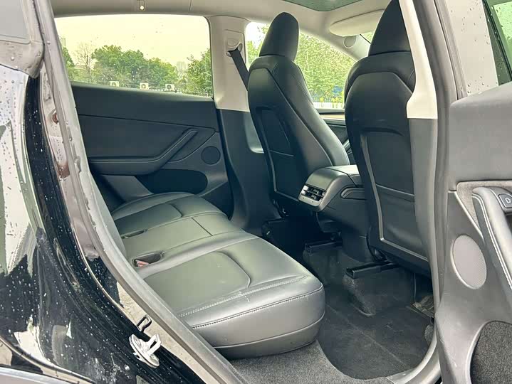 Фото 18 - Tesla Model Y