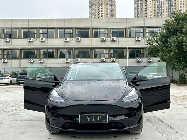 Фото 3 - Tesla Model Y