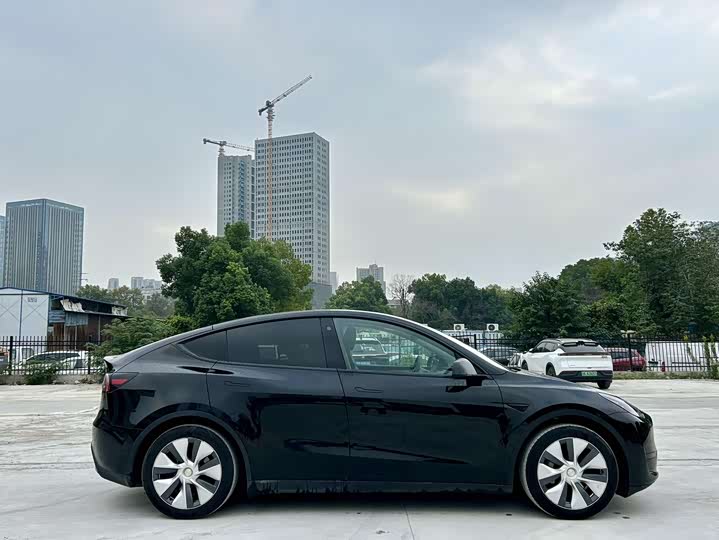 Фото 9 - Tesla Model Y