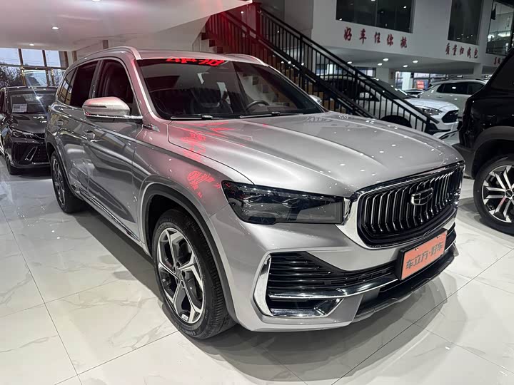 Фото 3 - Geely Monjaro