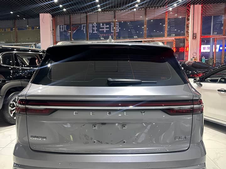 Фото 5 - Geely Monjaro