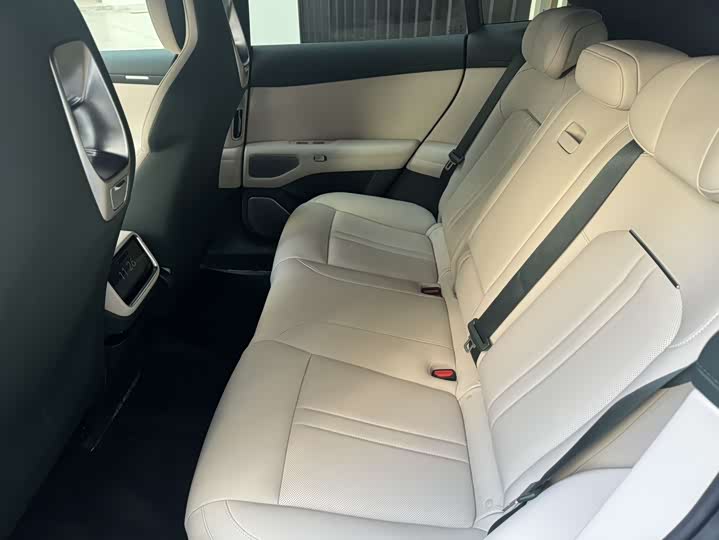 Фото 6 - Xiaomi YU7