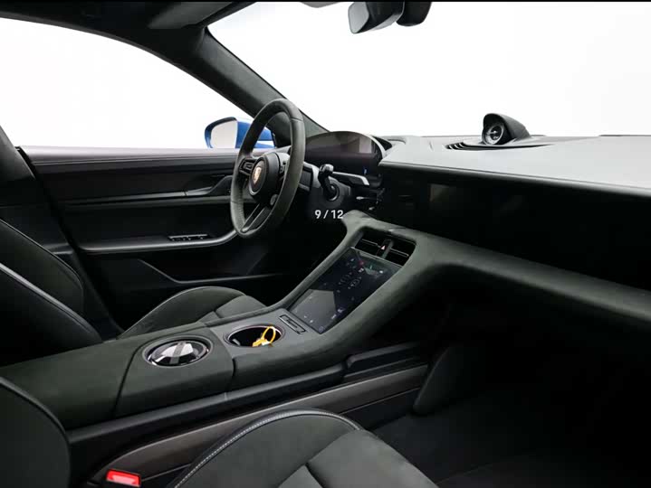 Фото 10 - Porsche Taycan