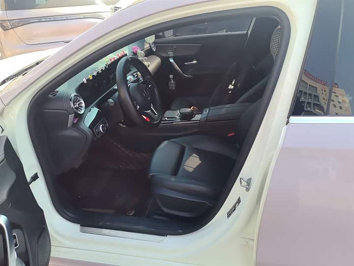 Фото 15 - Mercedes-Benz A-Class