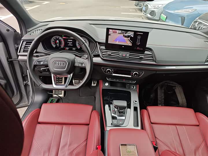 Фото 10 - Audi Q5L