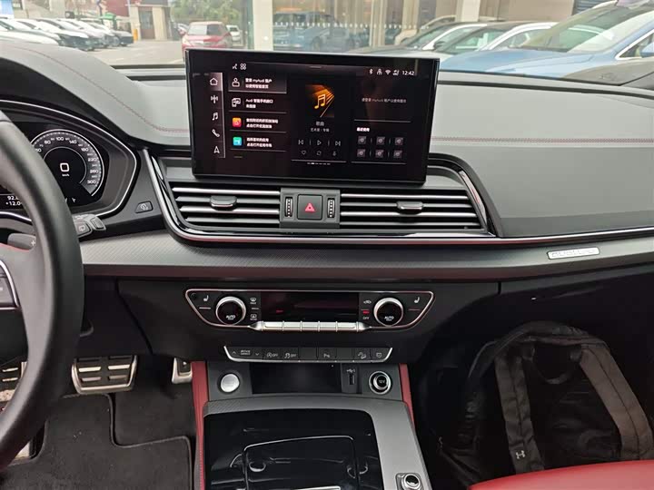 Фото 13 - Audi Q5L