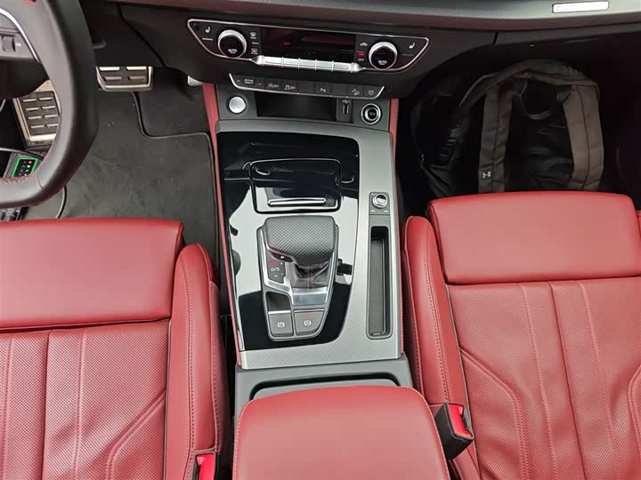 Фото 14 - Audi Q5L