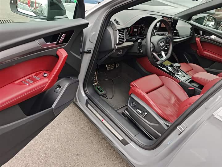 Фото 16 - Audi Q5L